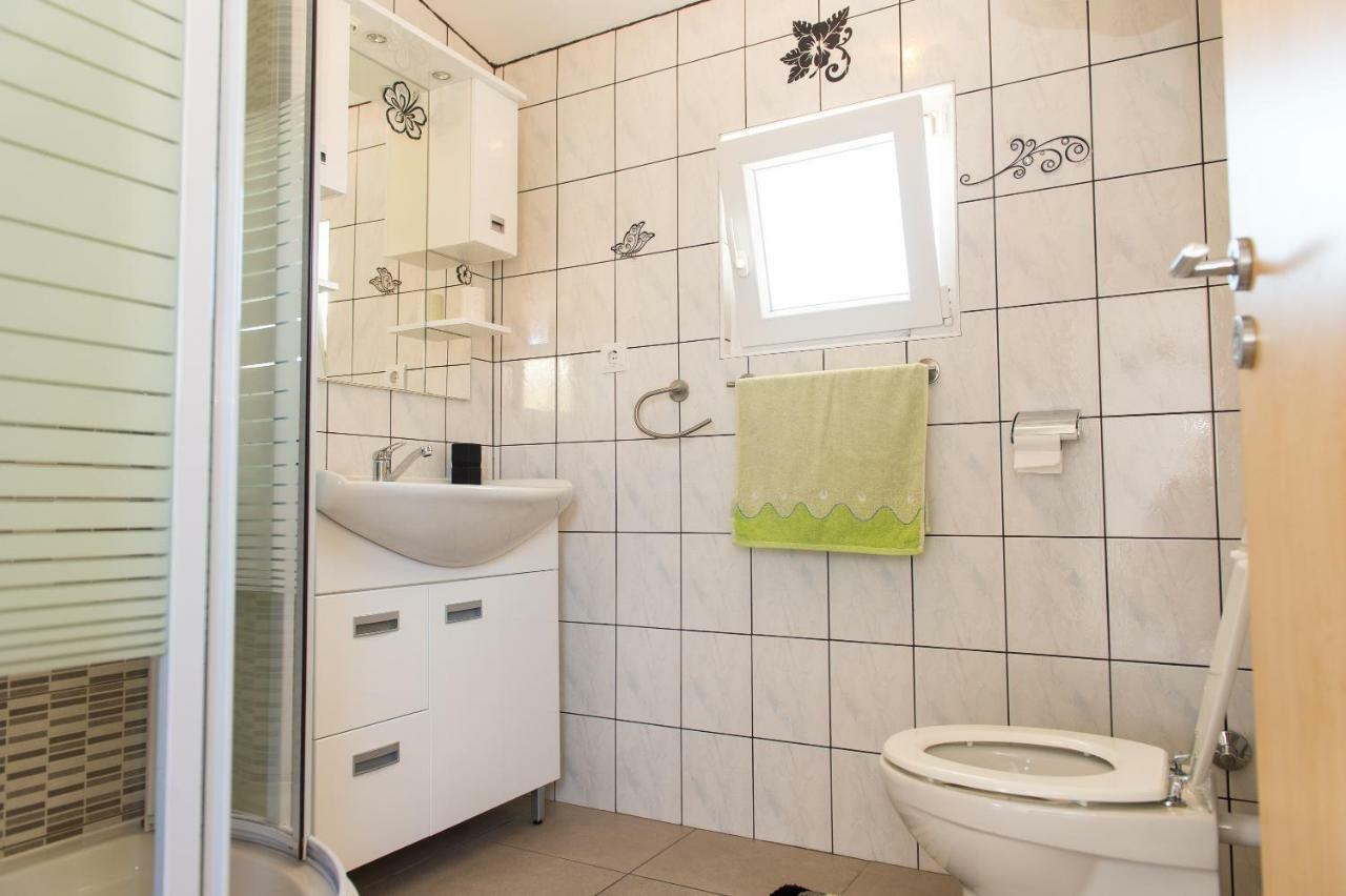Apartment Ella Rogoznica  Luaran gambar
