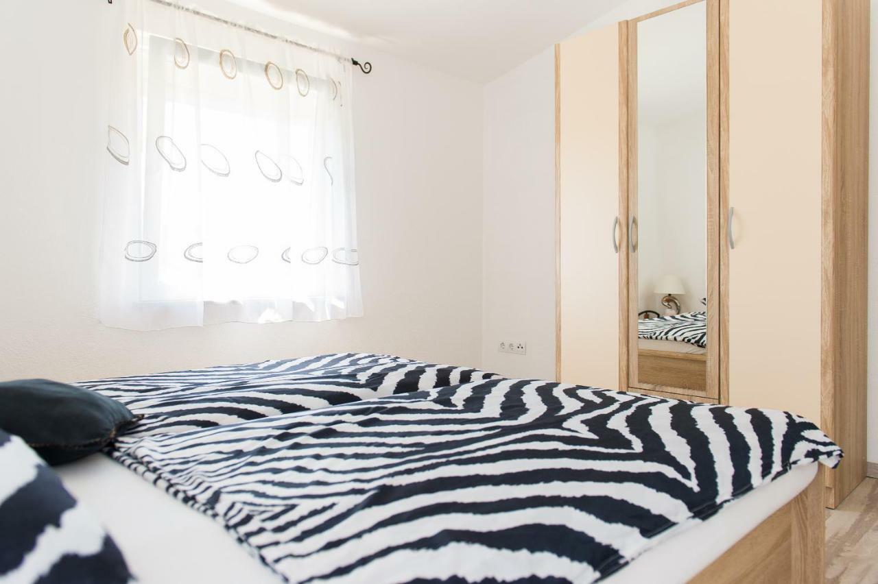 Apartment Ella Rogoznica  Luaran gambar