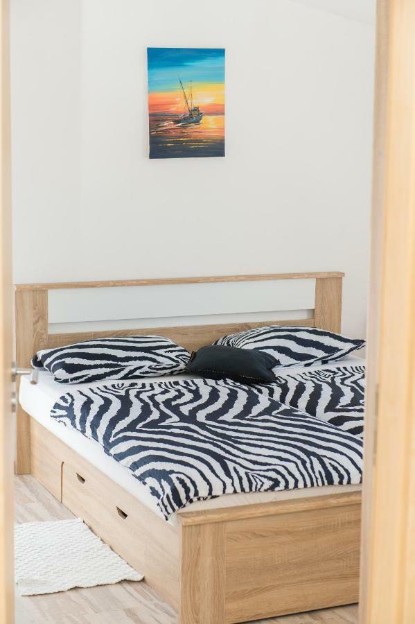 Apartment Ella Rogoznica  Luaran gambar