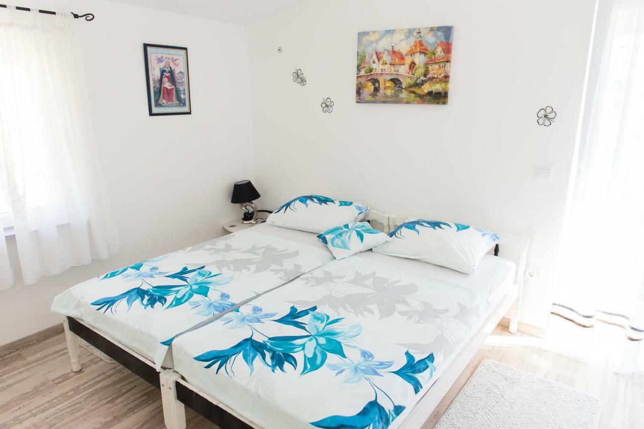 Apartment Ella Rogoznica  Luaran gambar
