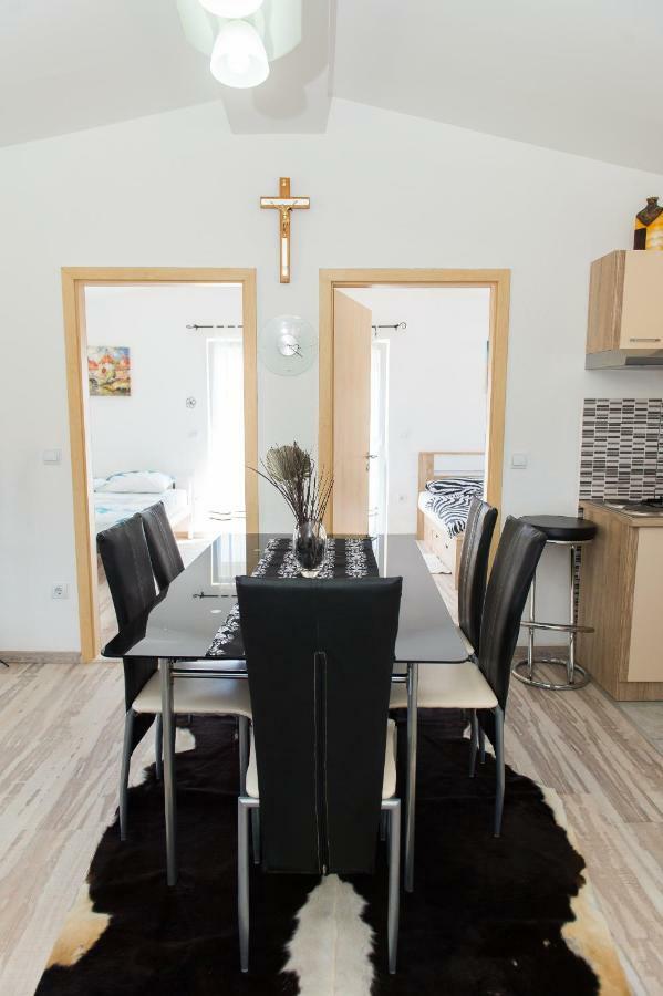 Apartment Ella Rogoznica  Luaran gambar